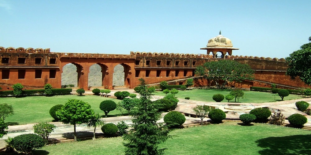 Garden at Jaigarh fort