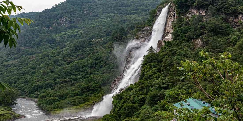 Tawang, Bongbong Nuranang falls