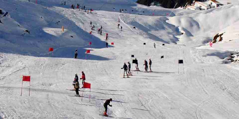 places to visit SKIING IN AULI